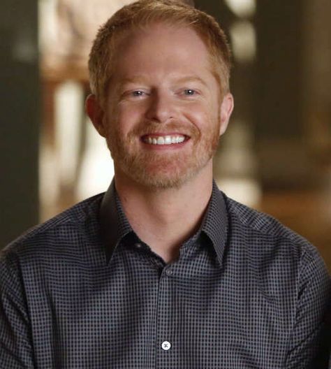 Mitchell Modern Family Mitchell Core, Mitch Modern Family, Modern Family Mitchell, Mitchell Modern Family, Mitchell Pritchett, Jesse Tyler Ferguson, Male Drawing, Kin List, Family Doctors