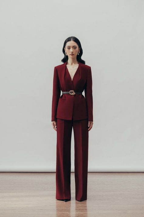 Luxury Burgundy Suits For Workwear, Burgandy Suit Woman, Dark Red Suit Women's, Classic Tailored Burgundy Blazer, Women’s Burgundy Suit, Lawyer Girl, Wedding Suits For Bride, Sunday Top, Mad Woman