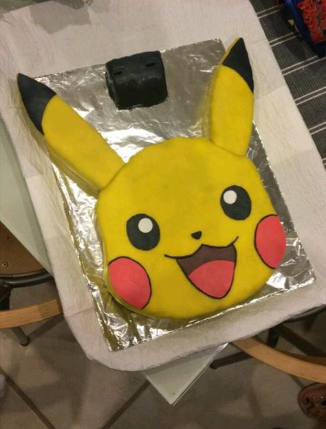 Pikachu Cake Birthdays, Pikachu Birthday Cake, Cake Party Ideas, Bolo Pikachu, Pokemon Party Decorations, Pikachu Birthday, Pokemon Birthday Cake, Pikachu Cake, Pokemon Cake