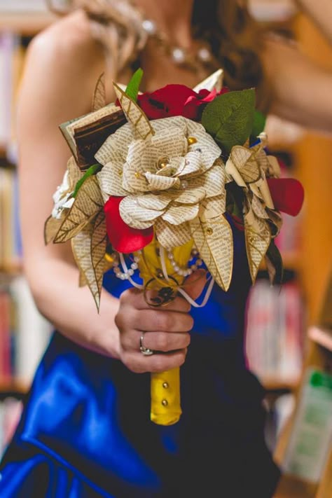 beauty and the beast wedding bouquet flowers Beauty And The Beast Quince, Beauty And The Beast Wedding Theme, Beauty And The Beast Wedding, Beauty And Beast Wedding, Beauty And The Beast Theme, Beauty And The Beast Party, Disney Wedding Theme, Geek Wedding, Maggie Sottero