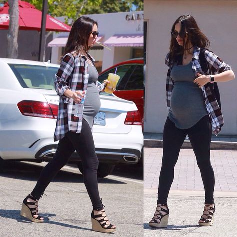 Megan Fox maternity fashion Punk Maternity, Celebrity Maternity, Prego Outfits, Pregnant Fashion, Celebrity Maternity Style, Casual Maternity Outfits, How To Get Pregnant, Trendy Maternity Outfits, Pregnant Model