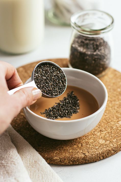 chai milk tea chia seed pudding recipe Chia Pudding Healthy, Pudding Healthy, Low Sugar Recipes, Chai Spice, Chia Seed Pudding, Breakfast Idea, No Sugar Foods, Chai Tea, Delicious Breakfast