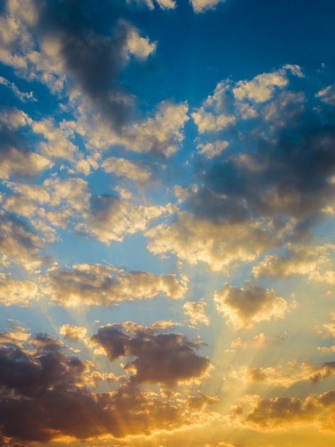 Hermoso atardecer y amanecer cielo con n... | Premium Photo #Freepik #photo #fondo #fondo-azul #luz #nube Sky Collection, Bullet Journal Aesthetic, Look At The Sky, Image Fun, Journal Aesthetic, Mind's Eye, Editing Background, Instagram Filter, Sunset Pictures