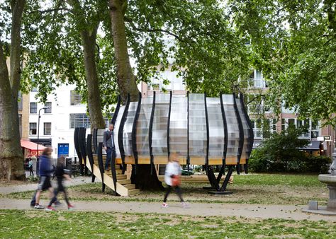 Pop-up office created around a tree trunk in London's Hoxton Square. Unique Office Spaces, London Square, Office Pods, Kensington Gardens, Architecture Wallpaper, Outdoor Office, Urban Furniture, Wallpaper Magazine, London Park