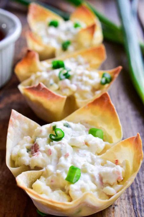 Wonton Wrapper Recipes Appetizers, Wonton Wrapper Recipes, Chinese Appetizers, Nacho Dip, Won Ton, Wonton Cups, Wonton Recipes, Crab Rangoon, Crab Recipes