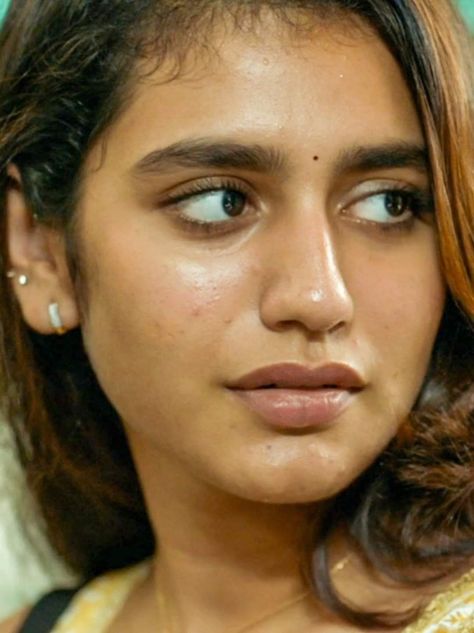 Priya Prakash Varrier Hot, Priya Prakash Varrier, Priya Prakash, Beauty Hacks Lips, Actress Hairstyles, Celebrity Fashion Looks, Actress Without Makeup, Beautiful Dresses Short, Hot Lips