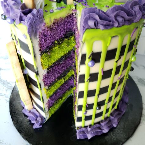 American Buttercream Beetlejuice Cake, Sugar Cookie Cake Recipe, Juice Party, Buttery Sugar Cookies, American Buttercream, Sugar Cookie Cakes, Beetle Juice, Cookie Cake Recipe, Dream Party