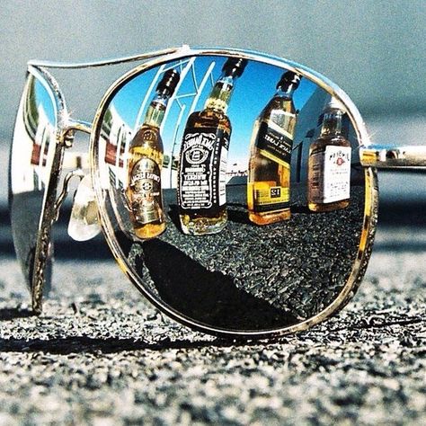 Alcohol and Aviators, my life. Sunglasses Art, Trendy Party Outfits, Party Drinks Alcohol, Reflection Photos, Ray Ban Sunglasses Sale, Lady Luck, Photography Pics, Drinks Alcohol, Cheap Ray Bans