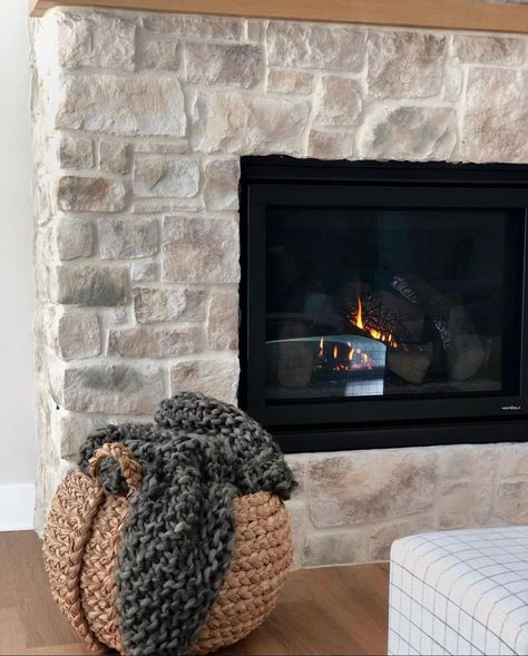 Eldorado Stone on Instagram: “This #ShareTheLoveSaturday is giving us all the cozy vibes we could possibly need! 📷 by @vbbuilds: Cozy Sunday enjoying this beautiful…” Eldorado Stone, Cozy Sunday, Living Room Redo, Melrose Place, Exterior Stone, Room Redo, Loire Valley, Fireplace Makeover, Cozy Vibes