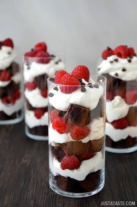 Brownie Trifle Recipe, Tårta Design, Brownie Trifle, Dessert Shooters, Just A Taste, Thanksgiving Dinner Recipes, Thanksgiving Recipes Side Dishes, Trifle Recipe, Valentines Day Desserts