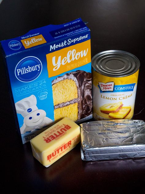 Lemon Cream Cheese Dump Cake, Cream Cheese Dump Cake, Lemon Pie Filling, Lemon Cream Cheese, Crumble Bars, Duncan Hines, Dump Cake Recipes, Box Cake Mix, Lemon Pie