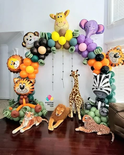 Jungle Safari Theme Birthday Party, Baby Birthday Theme, Jungle Birthday Cakes, Safari Theme Birthday Party, Safari Themed Party, Safari Party Decorations, 1st Birthday Presents, Wild One Party, Jungle Theme Decorations