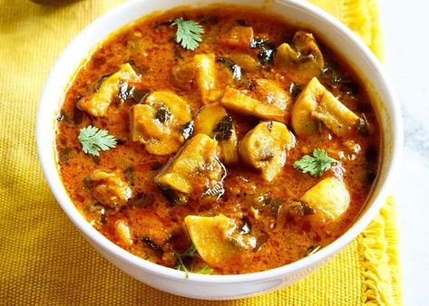 Quick Mushroom Recipes, Fenugreek Recipes, Kadai Mushroom, Mushroom Masala Recipe, Mushroom Masala, Methi Recipes, Veg Recipes Of India, Recipes Spicy, Mushroom Curry