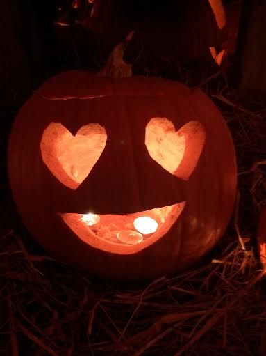 heart eyes pumpkin Heart Eyes Pumpkin, Eyes Pumpkin, Eye Pumpkin, Easy Pumpkin Carving Ideas, Pumpkin Carve, Easy Pumpkin Carving, Pumpkin Carving Ideas, Carving Ideas, Easy Pumpkin