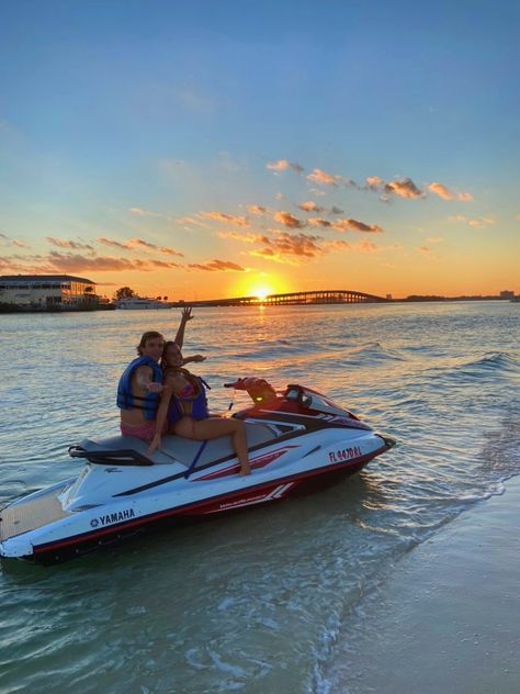 Jet Ski Aesthetic Couple, Jetski Pictures Aesthetic, Jetski Aesthetic Couple, Couple Jetski Aesthetic, Miami With Friends, Jetski Couple, Cute Pics For Couples, Ski Pictures Instagram, Jetski Aesthetic