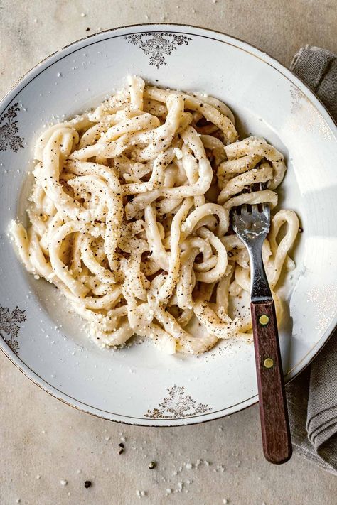 Pasta With Cheese, Pici Pasta, Black Pepper Sauce, Pecorino Romano Cheese, Pecorino Romano, Egg Pasta, Drying Pasta, Cheese Pasta, Fresh Pasta