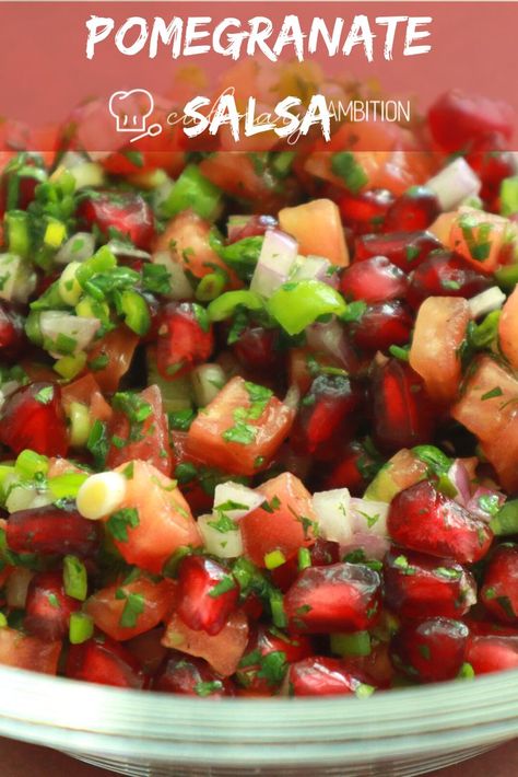 pomegranate salsa Appetizer Fruit, Pomegranate Seeds Recipe, Pomegranate Salsa, Side Dishes For Fish, Salsa Salad, Christmas Colours, Simple Vinaigrette, Its Christmas, Easy Recipes For Beginners