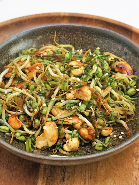 Bean Sprout Stir Fry, Bean Sprout Recipes, Bean Sprout Salad, Italian Beans, Bean Sprout, Fry Recipes, Low Sodium Recipes, Sprout Recipes, Mung Bean