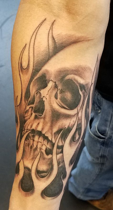 Skull Tattoo Design Forearm, Skull With Flames Tattoo, Flame Tattoo Sleeve, Flame Sleeve Tattoo, Skull Art Tattoo, Skull Hand Tattoo, Skull Sleeve Tattoos, Biker Tattoos, Flame Tattoos