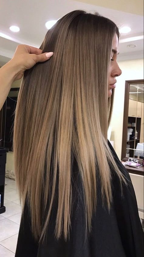 Hair Dyed Blonde Highlights, Hair Dyed Blonde, Dip Dyed Hair, Balayage Straight Hair, Rambut Brunette, Hair Dyed, Brown Hair Inspo, Brunette Hair With Highlights, Gorgeous Hair Color