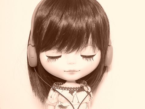 Listen to the music Arte Inspo, Pretty Dolls, Blythe Doll, Just Girly Things, Bjd Dolls, Cute Dolls, My Vibe, Blythe Dolls, Cute Icons