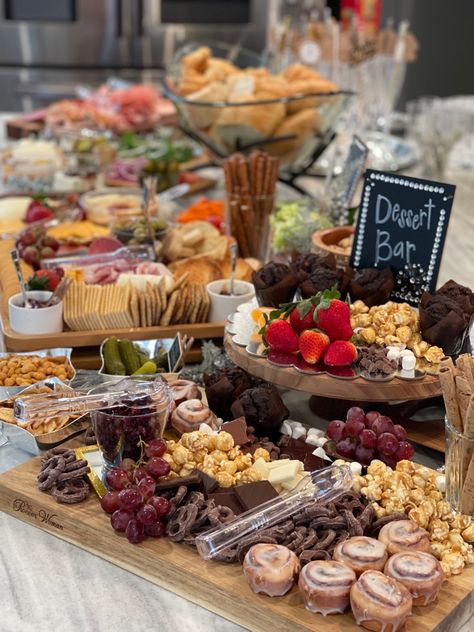 Dessert And Charcuterie Table, Rustic Appetizer Table, Outdoor Cocktail Party Food, Charcuterie And Dessert Table, Wedding Food Table Display, Horderves Table Display, Dessert Charcuterie Table Ideas, Posh Buffet Food Ideas, Charcuterie Dessert Table