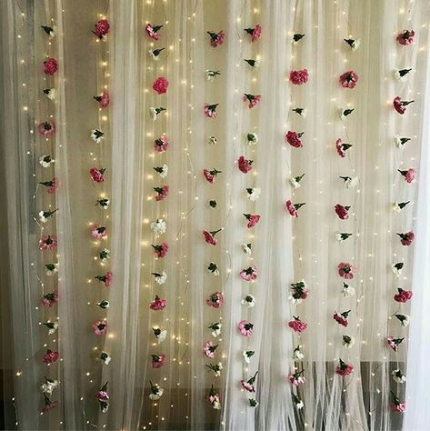 Fairy Lights Backdrop, Bedroom Ideas Rustic, Trendy Bedroom Ideas, Lights Backdrop, Fairy Light Backdrops, Light Backdrop, Engagement Decorations, Trendy Bedroom, Floral Garland