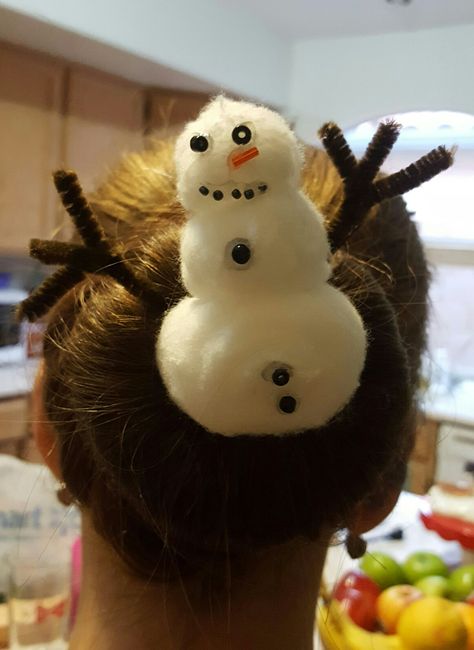 Snowman Day At School Outfit, Snowman Hairstyle, Snowman Hair, Bun Ideas, School Hair, School Dress, Christmas Hairstyles, Winter Snowflakes, Crazy Hair Days