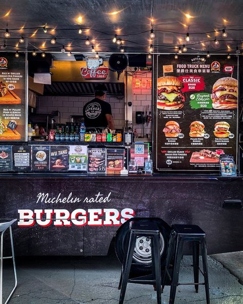 Food Trucks Ideas Design, Burger Stand Ideas, Burger Van Ideas, Burger Truck Design, Burger Cafe Design, Burger Shop Interior Design, Foodtrucks Ideas Design, Burger Shop Design, Royal Burger