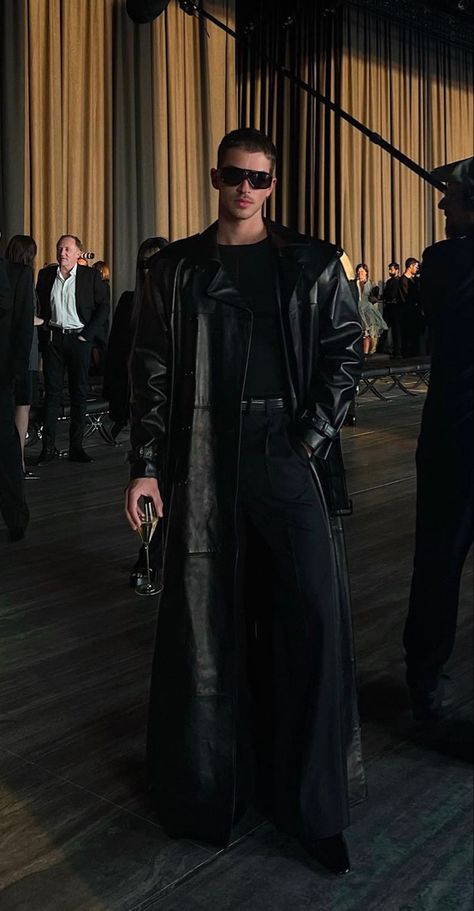 Manuel Rios, Gender Fluid Fashion, High Fashion Men, Black Leather Coat, Queer Fashion, Mens Fashion Inspiration, Mens Outfit Inspiration, Mens Fashion Streetwear, Jive