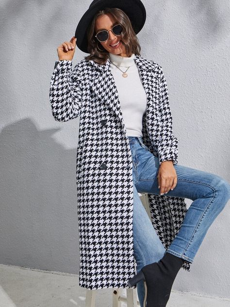 Houndstooth Trench Coat Outfit, Overcoat Outfit Women, Houndstooth Coat Outfit, Jacket Essentials, Long Blazer Outfit, Overcoat Woman, Winter Modest Outfits, Outfits Leggins, Daytime Outfits