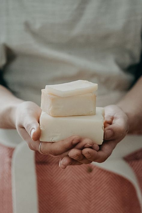 Laundry Bar Soap, Reusable Dryer Sheets, Laundry Soap Bar, Laundry Bar, Laundry Soap Recipe, Homemade Goat Milk Soap, Laundry Soap Homemade, Lavender And Lemon, Cold Process Soap Recipes