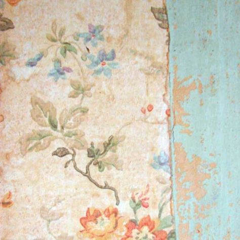 The cultural history of wallpaper -    What is the history behind our penchant for papering our walls? Dining Farmhouse, Peeling Wallpaper, Entryway Farmhouse, Cottage Farmhouse Decor, Unique Farmhouse Decor, Bathroom Farmhouse, Wallpaper Maker, K Pop Wallpaper, Christmas Farmhouse