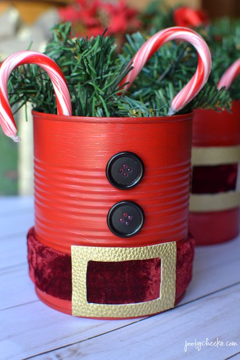 Santa Cans - Repurpose Tin Cans into Santa decorations Coffee Can Crafts, Bed Spring, Recycled Tin Cans, Tin Can Art, Aluminum Can Crafts, Recycled Tin, Tin Can Crafts, Santa Decorations, Holiday Crafts Christmas