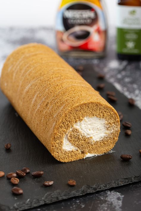 Coffee Swiss Roll + GIVEAWAY - The Missing Lokness Coffee Swiss Roll Recipe, Coffee Roll Cake, Coffee Rolls, Coffee Swiss Roll, Swiss Roll Recipe, Cooking Therapy, Bolu Gulung, Honey Drink, Coffee Cake Recipes Easy