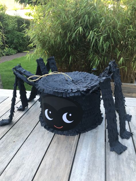 Spider Themed Party, Spider Party Ideas, Halloween Pinata Ideas, Spider Pinata, Witch Themed Party, Spider Birthday Party, Halloween Piñatas, Halloween Pinata, Spider Face