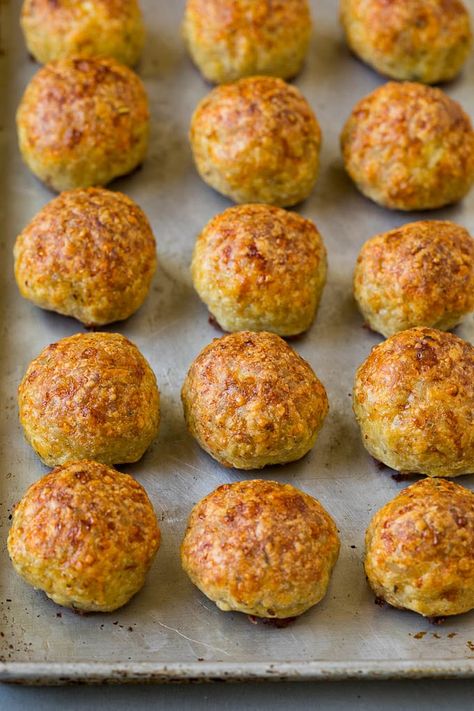 Chicken Meatballs Recipe | Baked Meatballs #chicken #meatballs #dinner #dinneratthezoo #comfortfood Oven Baked Chicken Rissoles, Ww Chicken Meatballs, Ground Chicken Balls, Meatballs Recipe Baked, Best Chicken Meatballs, Appetizer Balls, Chicken Rissoles, Meatballs Dinner, Mince Dishes