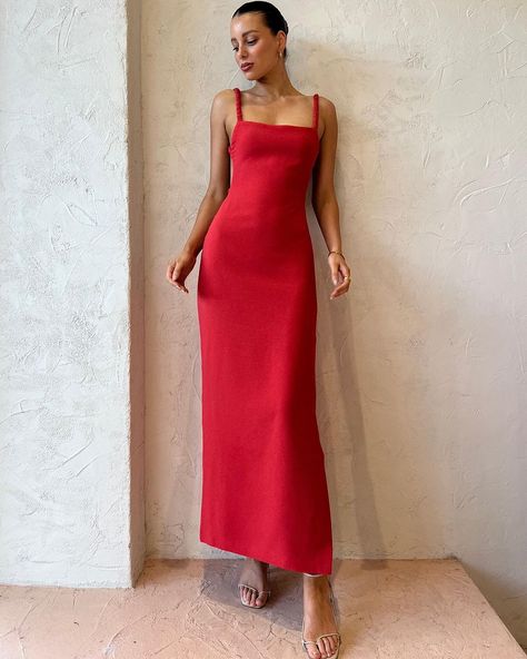 Coco & Lola ™ on Instagram: “Dress to impress on upcoming date nights with the SIR Spoerri Backless Gown in Red. Nedlands | Toorak | Manly | Double Bay Boutiques are…” Coco And Lola, Backless Gown, Gown Red, Sir The Label, Instagram Dress, Date Nights, Date Night Outfit, Dress To Impress, Date Night