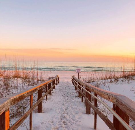 Pensacola Beach Aesthetic, Pensacola Aesthetic, Pensacola Florida Aesthetic, Destin Florida Aesthetic, Florida Beach Pictures, Florida Pensacola, Pensacola Beach Florida, Seaside Florida, Fav Place