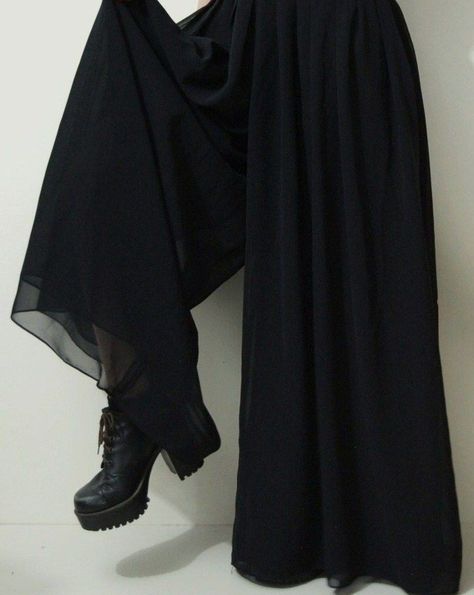 Romantic Goth Pants, Dark Cottagecore Fashion, March Outfits, Alt Clothes, Future Clothes, Easy Trendy Outfits, Goth Outfits, Wedding Guest Outfit, Look Cool