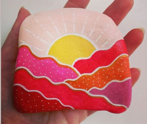 Sunset Rock Painting, Painted Rock Cactus, Fraggle Rock, Diy Rock Art, Stone Art Painting, Family Painting, Rock Baby, Painted Rocks Kids, Diy Upcycle