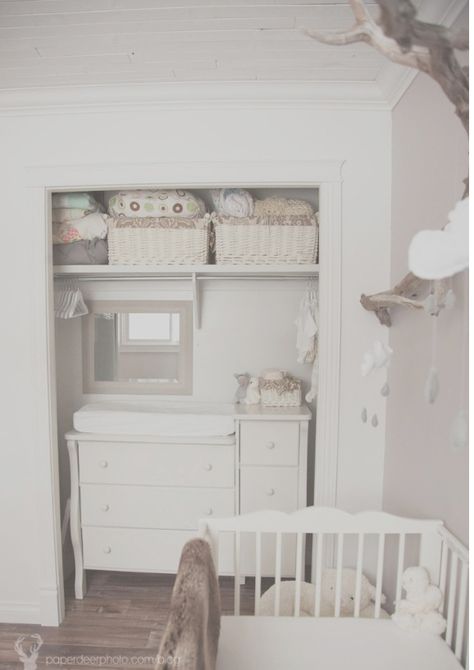 Dresser in closet - seems like for it to look right, closet door must come off. Either closet stays open or you hang a curtain. Closet Changing Station, Kids Closet Organization Ideas, Baby Nursery Closet, Nursery Closet Organization, Dresser In Closet, Small Closet Space, Nursery Room Furniture, Changing Tables, Baby Dresser