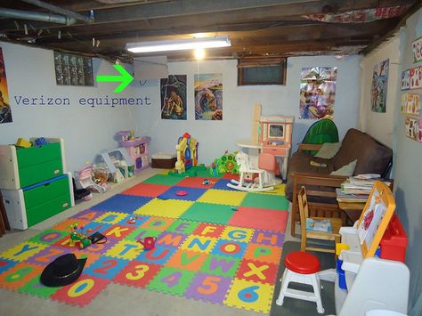 Who has money for an expensive remodel?! Basic basement-to-playroom reno for less than $300! Unfinished Basement Playroom, Basement Play Area, Unfinished Basement Walls, Unfinished Basement Bedroom, Unfinished Basement Ceiling, Kids Rooms Shared, Basement Lighting, Basement Playroom, Basement Gym