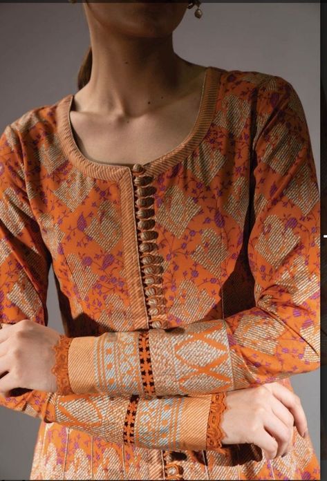 Ladies Neck Designs, Mehndi Dress Bridal, Girls Kurti, Stylish Kurtis Design, Beautiful Neck, Churidar Designs, Simple Kurta Designs, Designer Kurti Patterns, Simple Kurti Designs