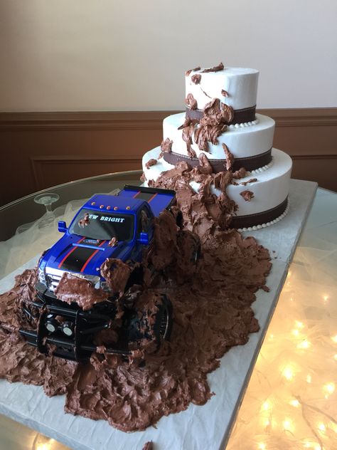 Mud bog cake Mudding Wedding Cakes, Mudding Wedding, 7 Year Birthday, 3 Birthday Cake, Fireman's Prayer, Sunflower Weddings, Drake's Birthday, Camo Wedding Cakes, Burgundy Wedding Cake