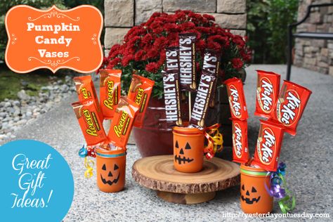 Halloween-Pumpkin-Candy-Vases by Yesterday on Tuesday Easy Diy Candy, Mason Jar Pumpkin, Simple Halloween Decor, Crafts Love, Halloween Mason Jars, Mason Jar Projects, Fun Pumpkins, Martha Stewart Crafts, Pumpkin Candy