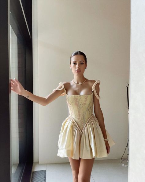 EDEM COUTURE on Instagram: “Beautiful Ksenia is wearing EDEM Couture mini dress The dress is available in several stunning colors: white, pale blue and yellow Find…” Grad Dresses, Vestidos Vintage, Glam Dresses, Looks Vintage, Fancy Dresses, Dream Dress, Short Dress, Classy Outfits, Pretty Dresses