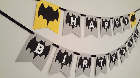 Batman Party Foods, Batman Decorations, Batman Crafts, Batman Themed Birthday Party, Batman Decor, Bat Decorations, Batman Theme, Name Decor, Batman Birthday Party