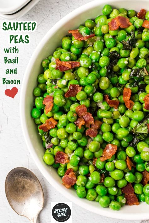 Sauteed Peas with Basil and Bacon recipe from RecipeGirl.com Butter Peas, Peas Bacon, Bacon Peas, Thanksgiving Food Ideas, Casserole Side Dishes, Grain Free Vegan, Side Dishes Veggies, Viral Recipes, Peas Recipe