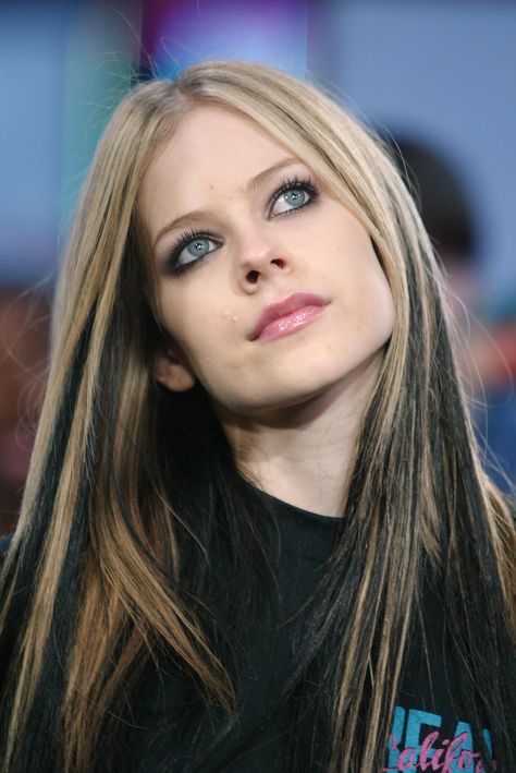 Avril Levigne, Avril Lavingne, Skunk Hair, Avril Lavigne Style, Abbey Dawn, Under My Skin, Black And Blonde, Long Blonde, Avril Lavigne